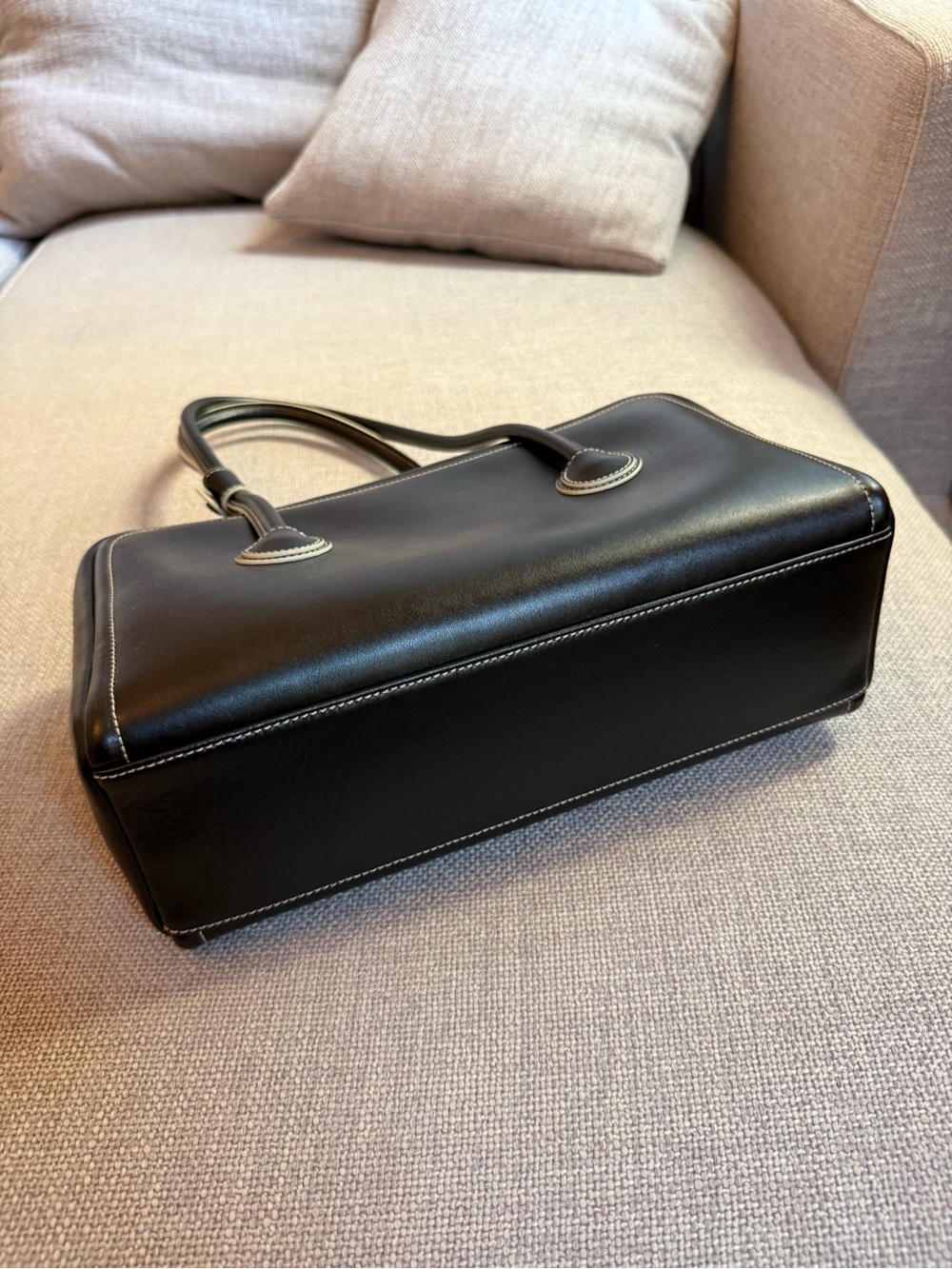 Marge Sherwood Boston bag black with white stitching - Picture 5 of 6